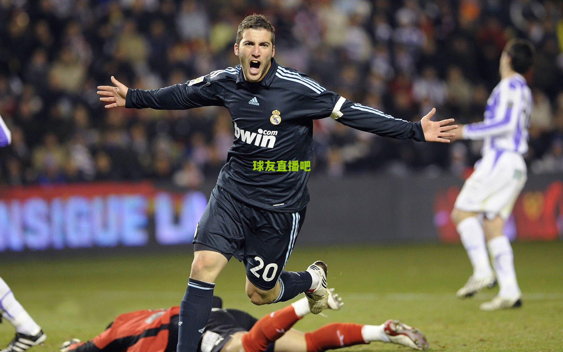 从青训离队到英超舞台,埃泽的觉醒与蜕变之路