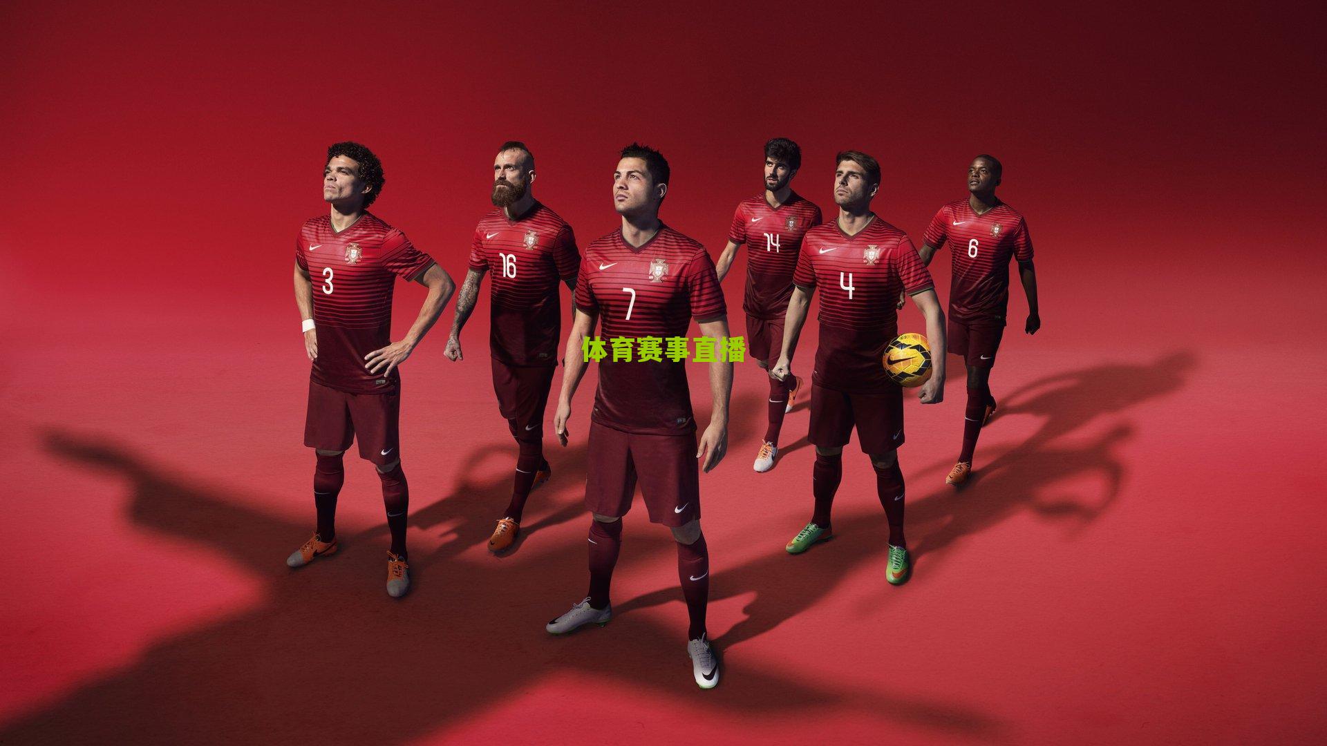 英媒曝曼联内部风波,安东尼场上表现遭队友质疑,场下态度亦引食堂员工不满